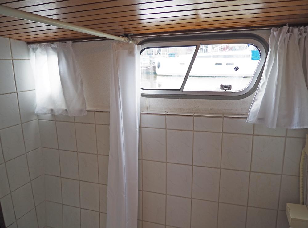 Aft cabin, Accommodation